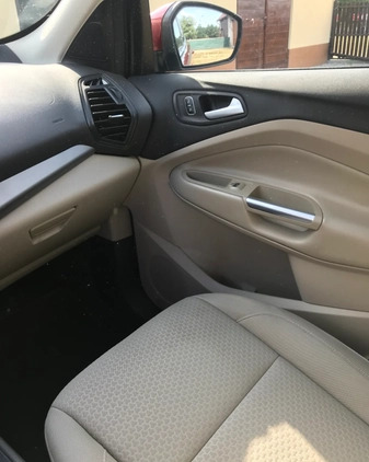 Ford Escape cena 63500 przebieg: 188000, rok produkcji 2017 z Nowa Sól małe 106
